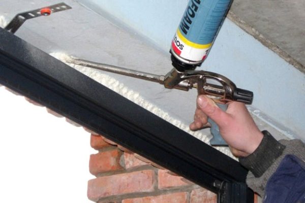 Những lưu ý về an toàn và các sai lầm cần tránh khi dùng keo PU foam